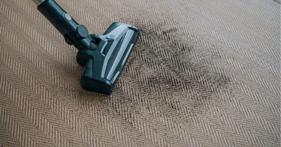 Landlord tries to extort $300 from tenant for deep cleaning despite tenant leaving the place spotless: 'It is just another way to extract wealth from people who are already struggling'