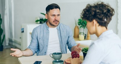 Boyfriend calls fiancé 'controlling' after he reveals secret credit card debt while planning their wedding: 'He has zero savings and has been carrying credit card debt for years'