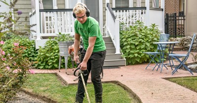 Entitled 50-year-old couple expects neighbor to mow their lawn for free because he did so for their 90-year-old parents: 'It feels like I'm doing free labor.'