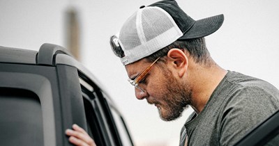 Man finds a wallet with $450 and someone's ID hidden inside a salvage car he just bought and can't figure out how to return it without making himself look guilty