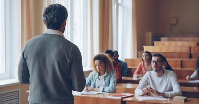 University admin demands students change classes without giving them a valid reason, they involve the professor, who stands up to the admin: ‘She was basically lying’