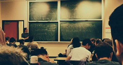 Professor assigns students an open-book take home exam, 25% of the class don't do it: 'It’s 40% of the total grade.'