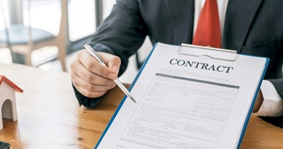 Pennsylvania tenant calls out landlord for trying to sneak new clause into his lease renewal without approval: 'These companies count on you not reading [your lease]'