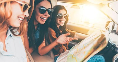 College student distances herself from best friend after discovering she secretly planned a Puerto Rico trip with another friend and contacted her ex during the vacation: 'They went to all the places we said we would go together'