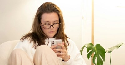 Youngest sister of 6 siblings tries to blame her own drama on 30-year-old middle sister, gets laughed at and uninvited to the wedding: ‘[She's] the real kicker here.’