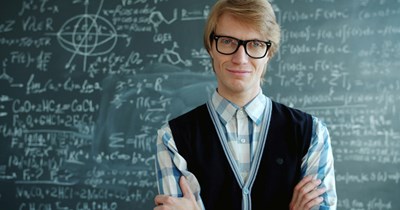 High school student demands math teacher raise C grade to A for scholarship, gets annoyed when he refuses: 'He has been terribly lazy'