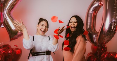 Woman drives 13 hours to high school reunion only to discover no one bothered to attend: 'Besides the girl who planned it, I was the only person who showed up'