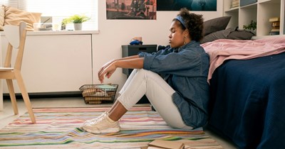 Teen refuses to give up room for grandparents when they're in town, family calls them out: 'I love my grandma very much but I don’t want it to cost my own comfort'
