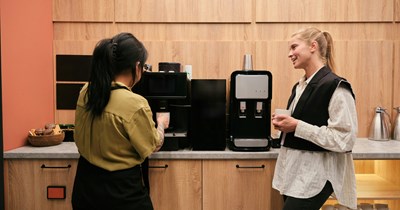 Coworker Sarah leaves passive-aggressive notes on her lunch for 47 days straight, leaving coworkers wondering why: 'How long do I let this go before I ask her?'