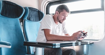 Tradesman refuses to give up his train seat to a mom and toddler, prioritizing his extra seat for $20,000 of tools as planned: ‘I paid for the space’