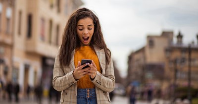 Coworker sends employee's private texts complaining about the boss, to the boss: 'She's trying to set me up'