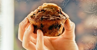 Entitled Karen refuses to accept muffin that has been microwaved, says she doesn't care, employee serves her a rock-hard frozen muffin: ‘It was cold as ice, hard as a rock, and you couldn't even peel the paper wrapper off, it was all frozen together'
