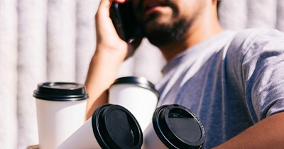 Retail manager buys coffee for colleagues, girlfriend protests because some of them are women: 'I never get jealous about the small things'
