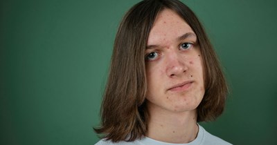 Grocery Store Forces 14-Year-Old Employee to Cut His Long Hair in Order to Get the Job
