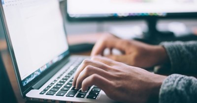 Manager demands to proofread every email that employee sends, and he maliciously complies, causing problematic delays for the company: ‘We suddenly got loads of follow up requests, responding to which of course needs approval from the manager’