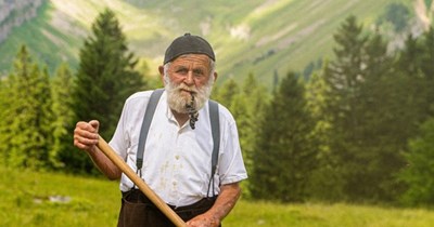 'I’ll do it later': 22-year-old daughter starts treating 58-year-old farmer dad like a child after 22 years of him failing to do what he said he will