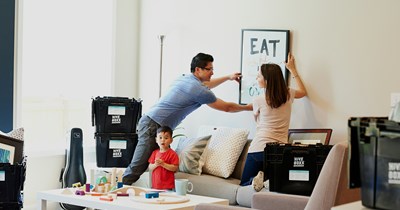 Wife refusing to pay for moving costs as the husband received a $10k bonus for it, he doesn't see the problem in her having to pay half of the cost when she doesn't have the means: 'We're moving for HIS job, a move his company is PAYING for.'