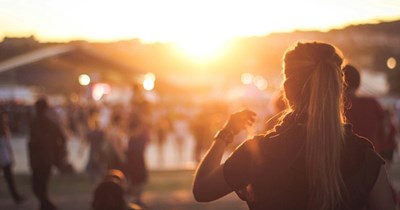 Date is 90 minutes late to attend concert, gets annoyed when woman goes without him: 'We were already cutting it close'