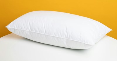 44-year-old woman considers leaving her boyfriend over a pillow: 'I just feel like I've run out of ways to calmly communicate why this is important to me'