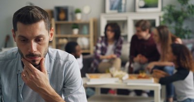 17-year-old boyfriend wonders if its okay to not want his same age girlfriend to go to a girls night out: 'I was unable to go to the girls night because I was a boy'