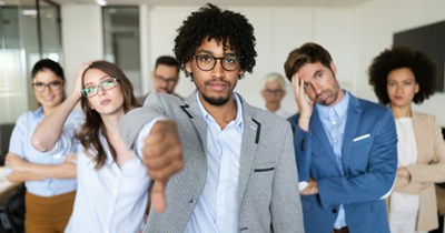 The Workplace Habits That Damage Your Reputation Without Realizing