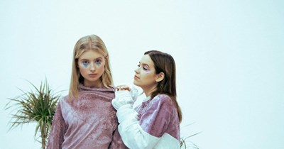 30-year-old woman runs out of the headspace she needs to handle the jealousy she feels towards her decade-old best friend: 'I’ve started resenting her for always having it so easy, always being just “lucky” and absolutely every single aspect of her life;