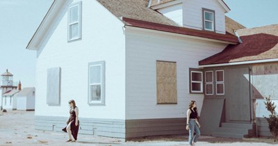 Sibling sells beach house after brother demanded they give him the property as a wedding gift, sibling responds: ‘I never agreed to give you my house’