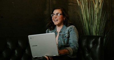 University library employee reports increasing student entitlement towards loaned laptops since 2020: 'I've had more than one patron demand I get them a different laptop because the one I grabbed from the cabinet didn't look nice enough'