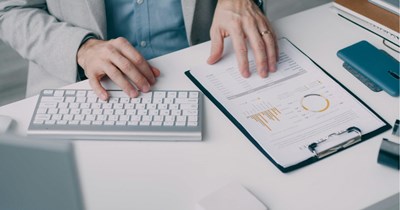 Manager Blames Employee for Late Reports, Leading Employee to Build a Tracker That Proves the Delays Are Manager’s Fault Entirely
