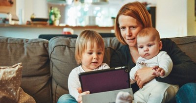  'You look like a mom': 33-year-old man says his wife changed after having kids and complains after she gets a haircut, leaving her questioning how to continue with the marriage succesfully 