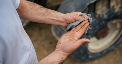 Man expresses his frustration with friends who 'dry shower' instead of actually bathing: 'It is the visible layer of day-grime that stays on the skin'