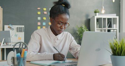 Company tells employee her contract ends in 9 days, demands she write a resignation letter: 'I’m not resigning'