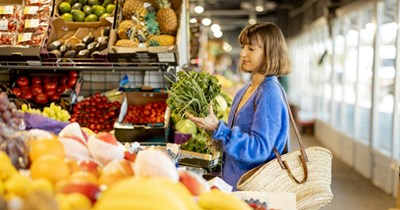 Younger sister calls out 25-year-old for charging parents for groceries while living with them rent-free: 'She circled the total owed'