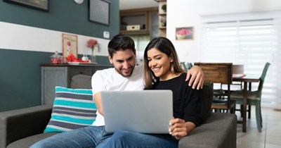 Guy talks trash about his boss to his girlfriend constantly, 1 year later finds out they're friends: 'The universe has a sense of humor'