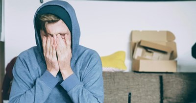 24-year-old gets $90k a year job, moves out from parents house when they charge him $1200 rent while sisters pay $500: 'My finances are a mess'