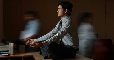 Calm employee discovers his quiet competence made his good work invisible: 'People who get noticed are the ones who create urgency, send 14 Slack messages, act stressed, then get praised for solving the same issue they made everyone aware of'