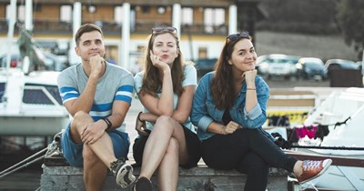 Best friend of six years dates the guy her friend liked in high-school, leaving her questioning if the friendship was toxic or if she is viewing everything from the lens of her own hurt: 'Was this friendship unhealthy from both sides?'