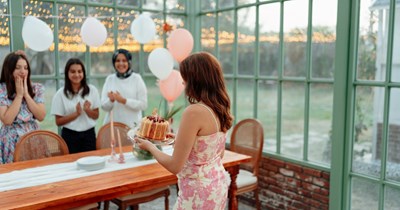 Brother spends hours baking cake for sister's birthday, she tells everyone it's store-bought: 'I packed up what was left of the cake and took it home'
