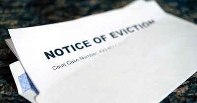 Landlord Only Gives 11 Days Notice That He Won’t Renew the Lease, Leaving Tenant to Scramble for a New Place
