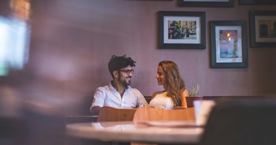 Man shuts down when his girlfriend gets insecure with a restaurant server and spends the entire evening making petty remarks about her: 'I was wondering if I was overreacting by going quiet and just keeping to myself for the rest of the night'