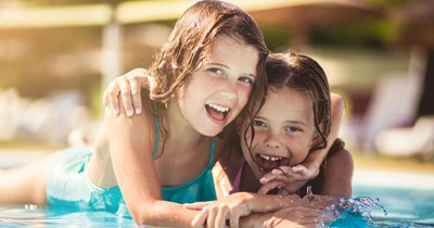 Mom Berates 18-Year-Old Babysitter For Letting Her 11 and 12-Year-Old Kids Swim in Their Pool, Despite Dad Telling The Babysitter They Were Allowed to Swim