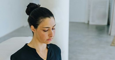 'Daily reminder, your boss doesn’t care about you': Boss snubs employee who went above and beyond for a year, denying her a raise, piling on micromanagement, and forgetting her name