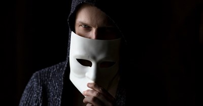 ‘I met his college best friends at a pub and he instantly morphed into a loud, obnoxious alpha bro’: Woman wonders if she is overreacting or if the perfect guy she was dating suddenly dropped his mask