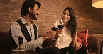 24-year-old man introduces the concept of “shrekking” on a date: ‘I bet you're glad for this trend, How does it feel to be on a date with someone so handsome?’
