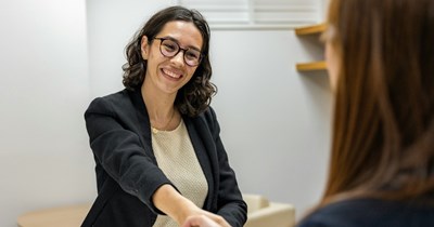 Woman lies straight into coworker's face, leaving him questioning how to get back at her: ‘I just sat there like “uhum”, and tried not to roll my eyes’