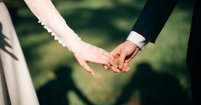 Couple wants to turn down $40k wedding gift from parents: 'I don’t want to feel obligated'