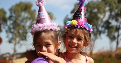 Mom throws kid's birthday party, friend objects to being asked to bring gifts and food: 'You have money to travel to luxury places, but everyone else has to help pay for the party?'