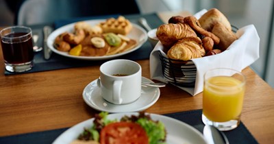 Hotel employee gives guest free breakfast coupons, she complains that breakfast isn't free: 'What exactly is the issue?'