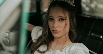 Woman complains when friends talk about 'passenger princess' trend, wonders if she's the only one who finds it off-putting