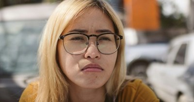 22-year-old struggles financially when parents won't help her out in final year of college, protests when she finds out her brother is getting $500 monthly: 'My parents told me to figure it out'